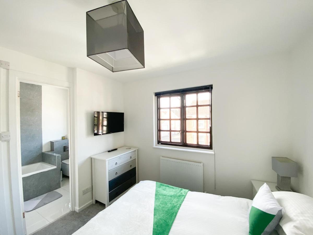Harbourside House - Great Location - Parking - 2 En-Suites - Sleeps 5 Plus 1 Poole Dış mekan fotoğraf
